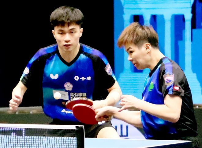 期待一个更 期待一个更