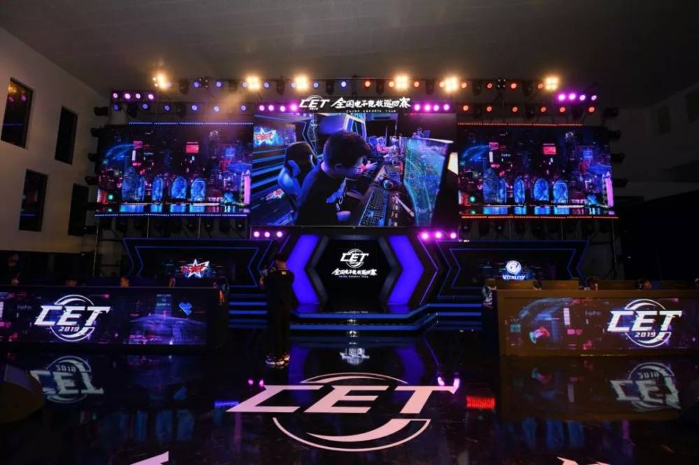 热烈讨论的 热烈讨论的